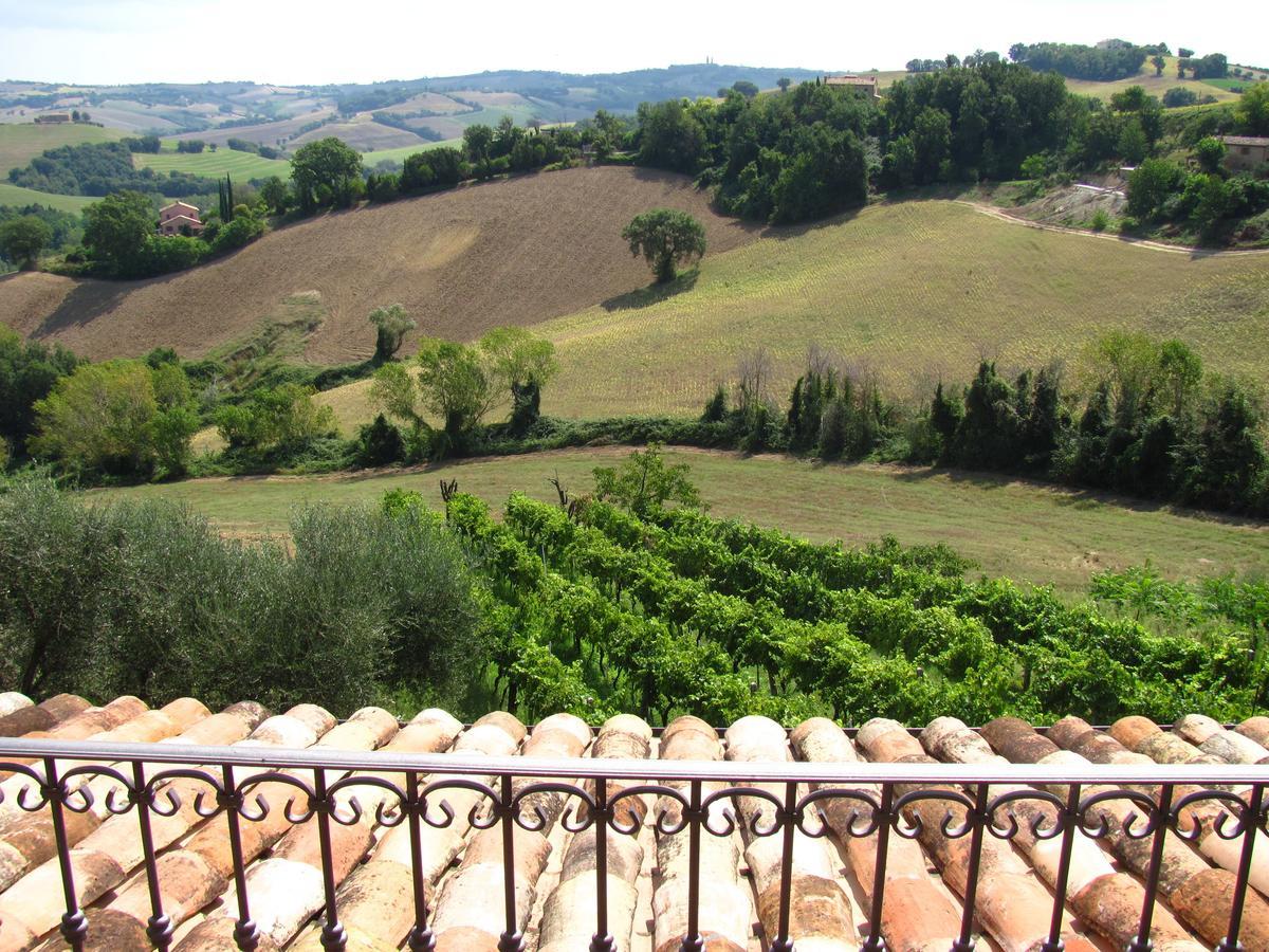 Agriturismo Bacchiocchi Panzió Orciano di Pesaro Szoba fotó